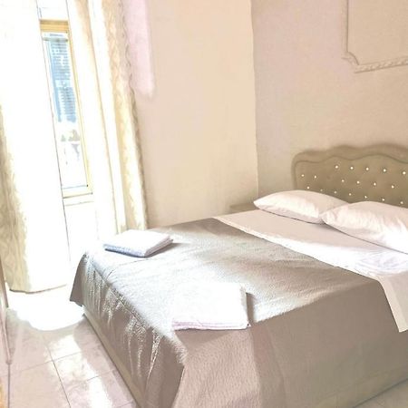 Santa Maria House Apartment เนเปิลส์ ภายนอก รูปภาพ
